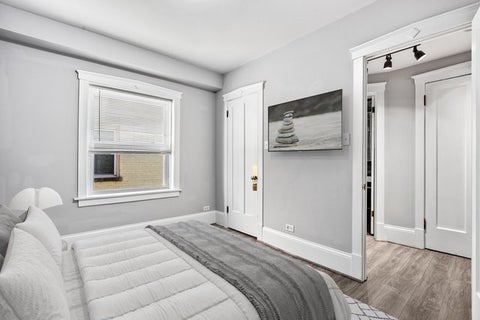 Tiny photo for 7025 N Wolcott Avenue #2, Chicago, IL 60626 (MLS # 12778319)
