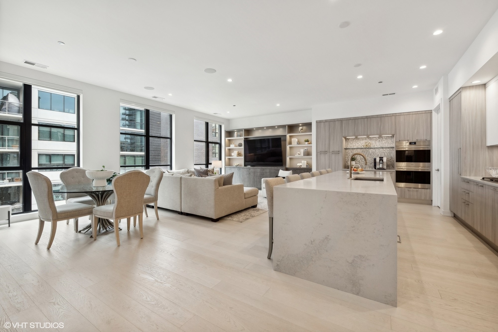 128 S Green Street 5AB