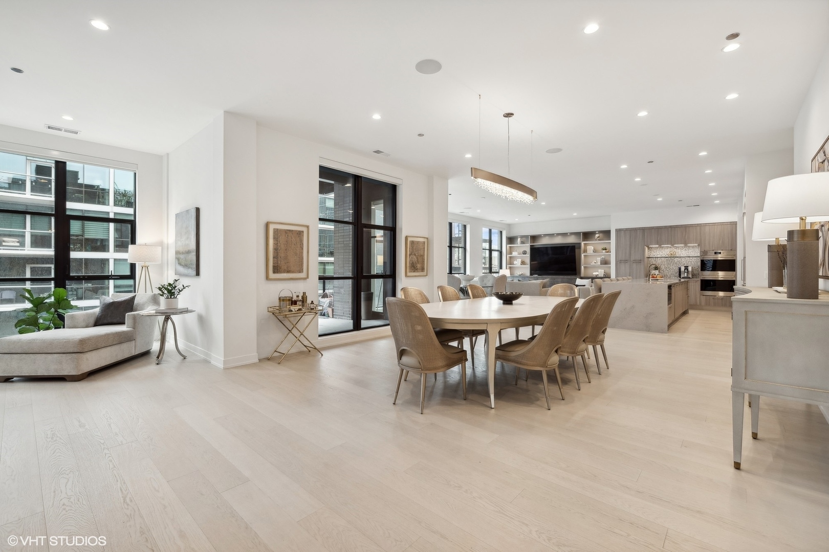 128 S Green Street 5AB