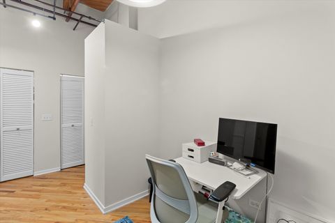 Tiny photo for 1040 W Adams Street #427, Chicago, IL 60607 (MLS # 12484412)