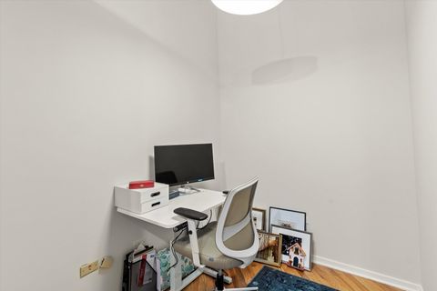 Tiny photo for 1040 W Adams Street #427, Chicago, IL 60607 (MLS # 12484412)