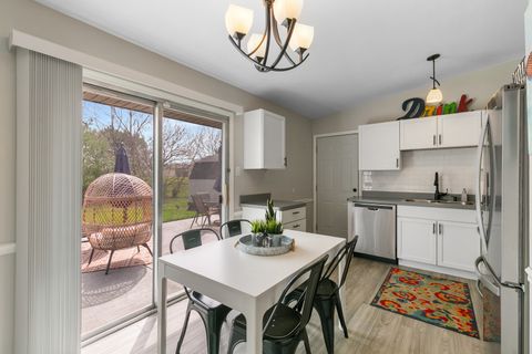 Tiny photo for 903 Notre Dame Drive, Matteson, IL 60443 (MLS # 12618371)