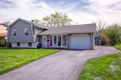 Tiny photo for 903 Notre Dame Drive, Matteson, IL 60443 (MLS # 12618371)