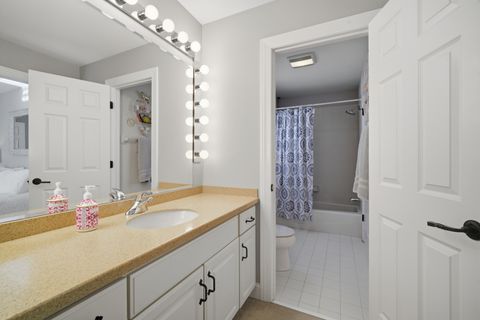 Tiny photo for 422 Old Mill Circle, Lincolnshire, IL 60069 (MLS # 12559431)