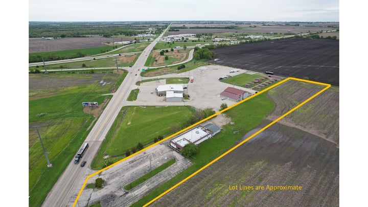 Photo 1 of 6 — 3038 N State Route 71 Highway, Ottawa, IL 61350
