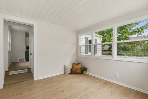 Tiny photo for 910 25th Street, Moline, IL 61265 (MLS # 12766140)