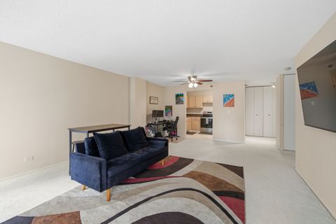 Tiny photo for 70 W Huron Street #607, Chicago, IL 60654 (MLS # 12529786)