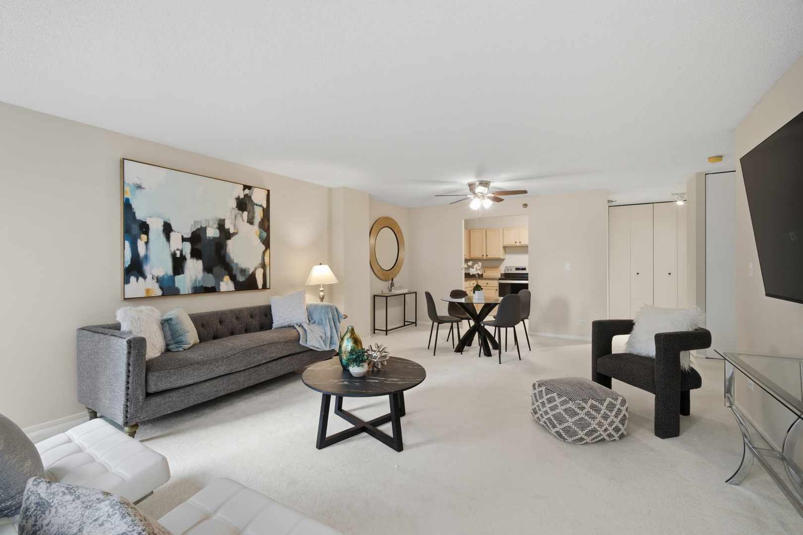 70 W Huron Street 607