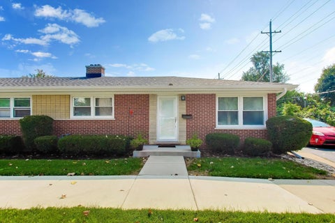 Photo of 127 W Ash Street #D, Lombard, IL 60148 (MLS # 12724166)