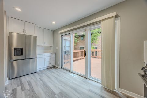 Tiny photo for 2730 N GREENVIEW Avenue #M, Chicago, IL 60614 (MLS # 12685319)