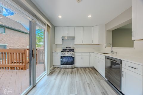 Tiny photo for 2730 N GREENVIEW Avenue #M, Chicago, IL 60614 (MLS # 12685319)