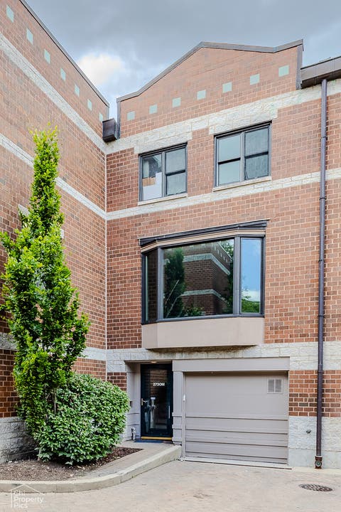Photo of 2730 N GREENVIEW Avenue #M, Chicago, IL 60614 (MLS # 12685319)