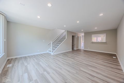 Tiny photo for 2730 N GREENVIEW Avenue #M, Chicago, IL 60614 (MLS # 12685319)