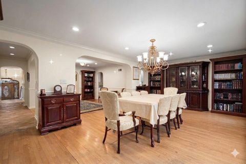 Tiny photo for 2709 W Sherwin Avenue, Chicago, IL 60645 (MLS # 12642784)