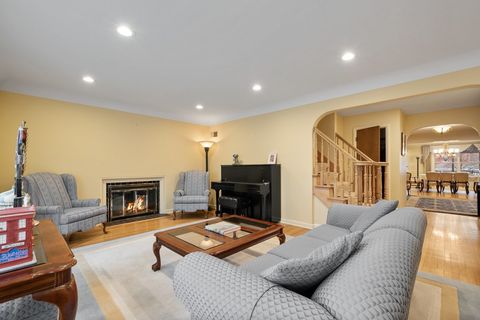 Tiny photo for 2709 W Sherwin Avenue, Chicago, IL 60645 (MLS # 12642784)