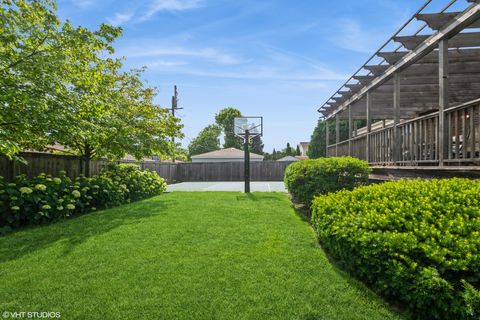 Tiny photo for 2709 W Sherwin Avenue, Chicago, IL 60645 (MLS # 12642784)