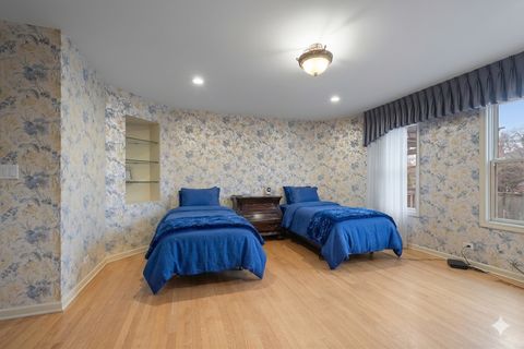 Tiny photo for 2709 W Sherwin Avenue, Chicago, IL 60645 (MLS # 12642784)