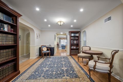 Tiny photo for 2709 W Sherwin Avenue, Chicago, IL 60645 (MLS # 12642784)