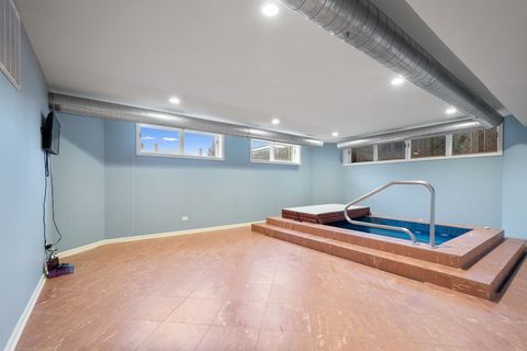 Tiny photo for 2709 W Sherwin Avenue, Chicago, IL 60645 (MLS # 12642784)