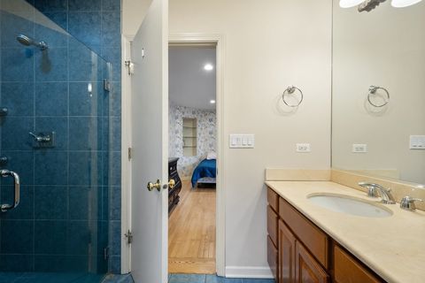 Tiny photo for 2709 W Sherwin Avenue, Chicago, IL 60645 (MLS # 12642784)
