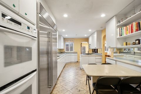 Tiny photo for 2709 W Sherwin Avenue, Chicago, IL 60645 (MLS # 12642784)