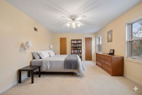 Tiny photo for 2709 W Sherwin Avenue, Chicago, IL 60645 (MLS # 12642784)