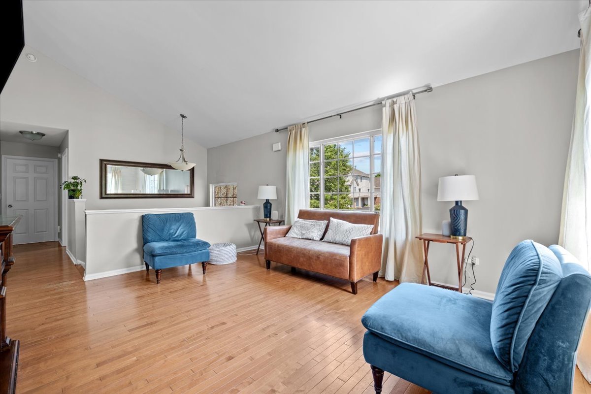 452 Churchill Drive E 452