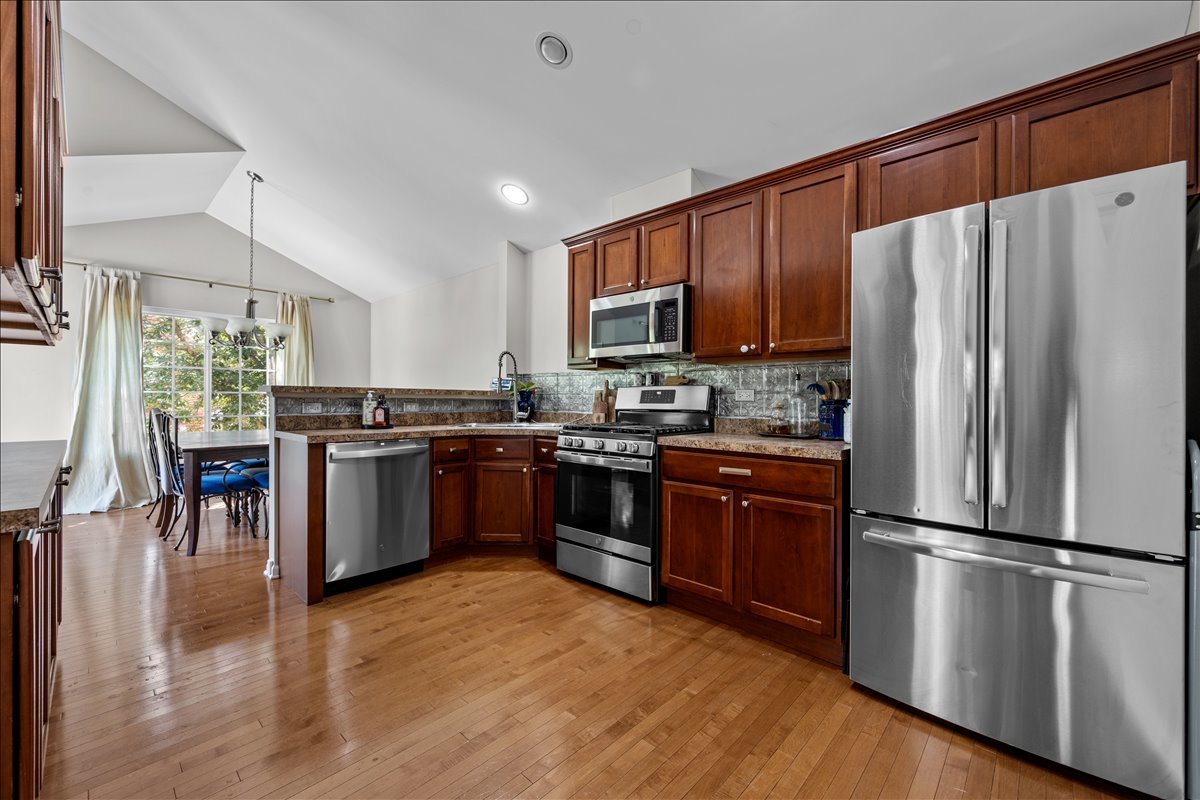 452 Churchill Drive E 452