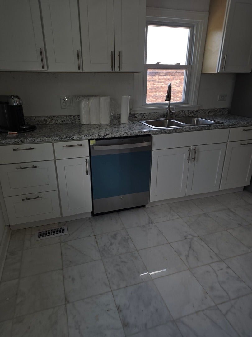 318 W Ogden Avenue 2
