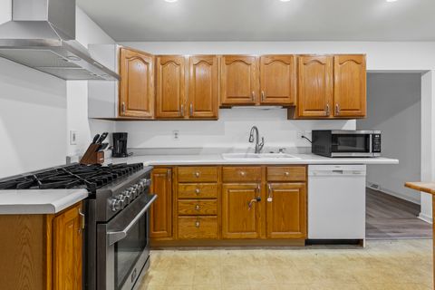 Tiny photo for 7664 Willow Avenue, Woodridge, IL 60517 (MLS # 12503742)