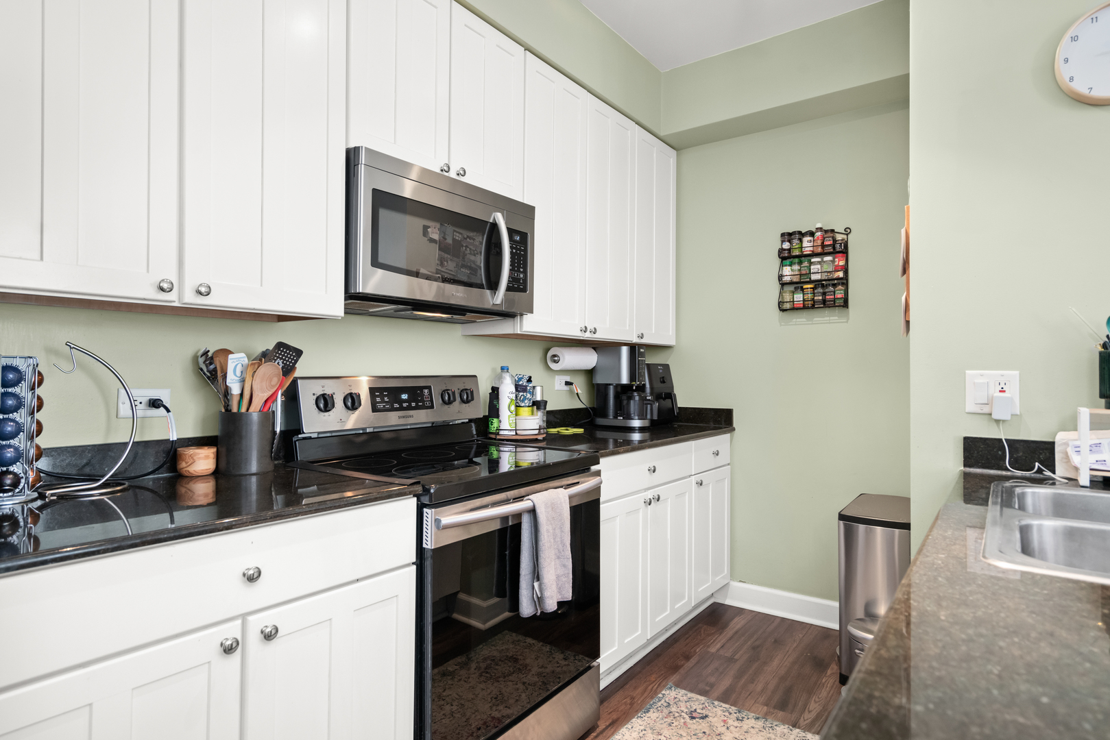 421 W Huron Street 1009