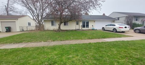 Tiny photo for 619 Parkside Circle, Streamwood, IL 60107 (MLS # 12368124)
