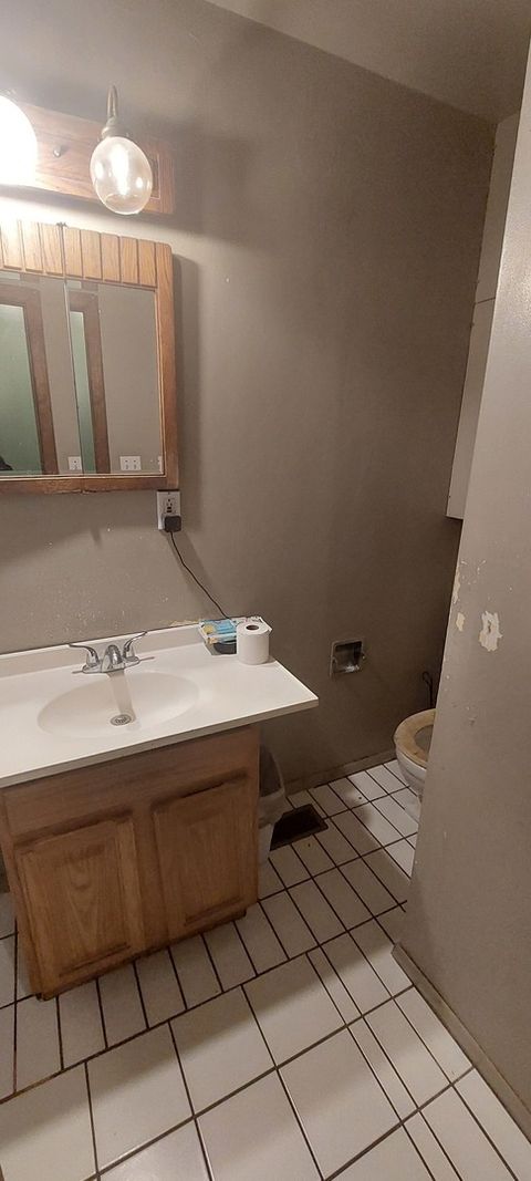 Tiny photo for 619 Parkside Circle, Streamwood, IL 60107 (MLS # 12368124)