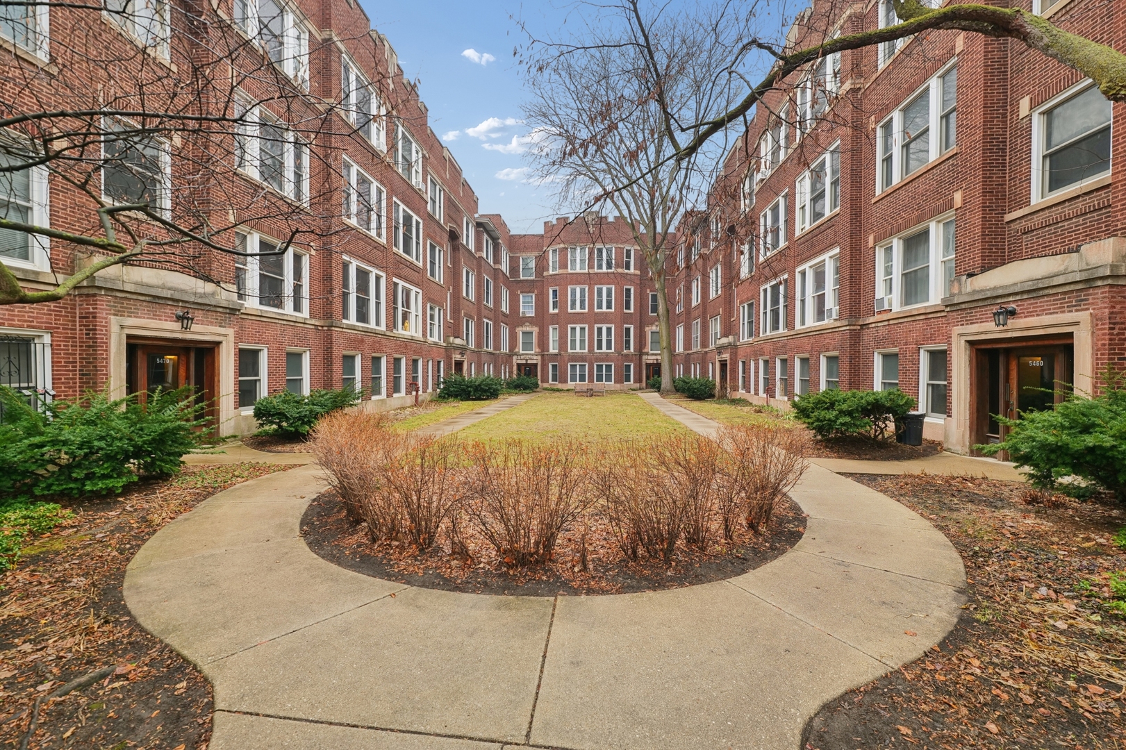 5470 S Woodlawn Avenue 1E