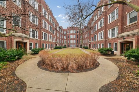 Tiny photo for 5470 S Woodlawn Avenue #1E, Chicago, IL 60615 (MLS # 12601864)