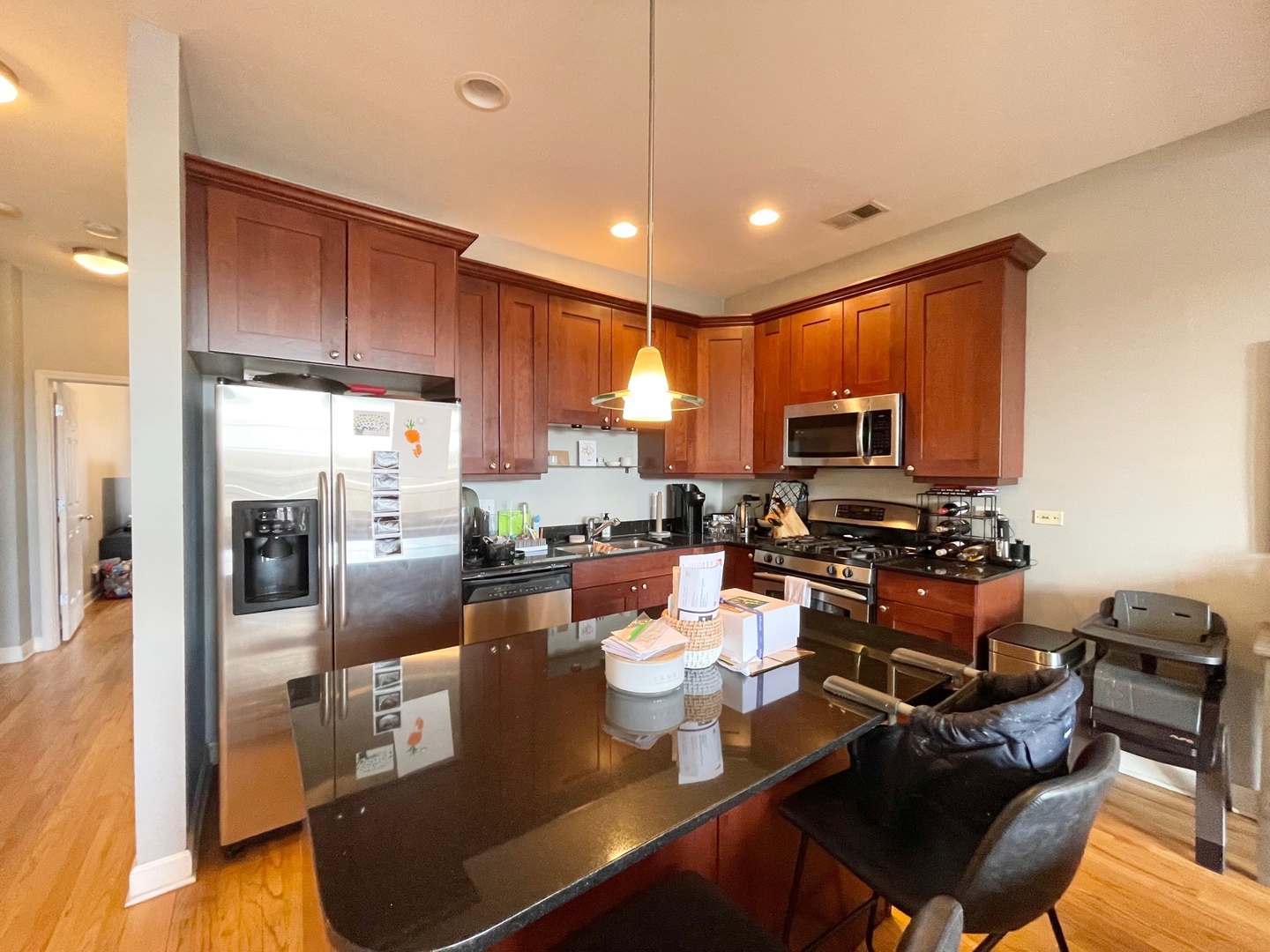 2734 N WOLCOTT Avenue 203