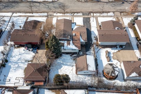 Tiny photo for 9013 ORIOLE Avenue, Morton Grove, IL 60053 (MLS # 12567067)