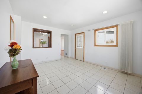 Tiny photo for 9013 ORIOLE Avenue, Morton Grove, IL 60053 (MLS # 12567067)