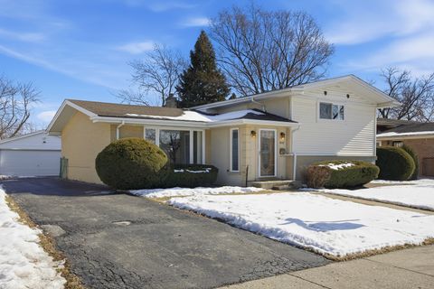 Tiny photo for 9013 ORIOLE Avenue, Morton Grove, IL 60053 (MLS # 12567067)