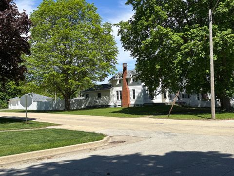 Photo of 359 W ORLEANS Street, Paxton, IL 60957 (MLS # 12593427)