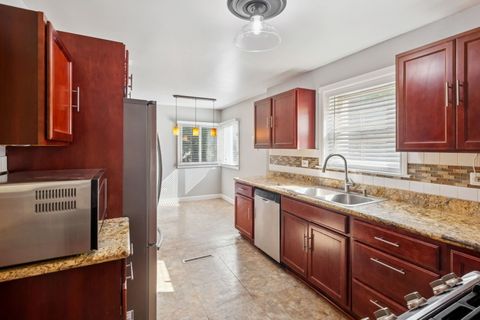 Tiny photo for 2011 Brummel Street, Evanston, IL 60202 (MLS # 12491065)