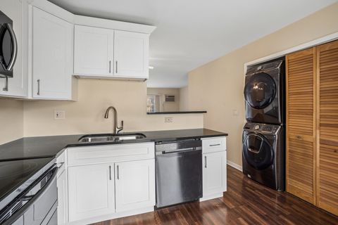 Tiny photo for 160 S WATERS EDGE Drive #202, Glendale Heights, IL 60139 (MLS # 12551803)