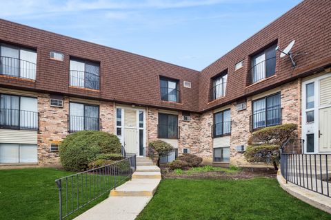 Photo of 160 S WATERS EDGE Drive #202, Glendale Heights, IL 60139 (MLS # 12551803)