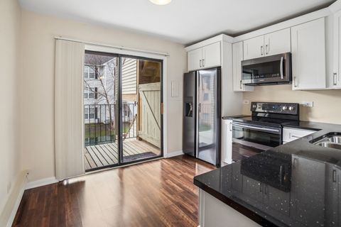 Tiny photo for 160 S WATERS EDGE Drive #202, Glendale Heights, IL 60139 (MLS # 12551803)
