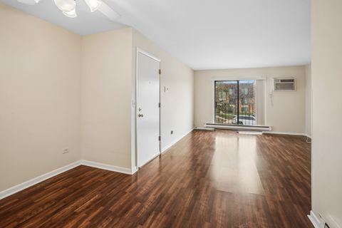 Tiny photo for 160 S WATERS EDGE Drive #202, Glendale Heights, IL 60139 (MLS # 12551803)
