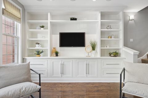 Tiny photo for 1229 W Madison Street #A, Chicago, IL 60607 (MLS # 12590891)