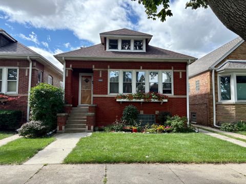 Photo of 5252 N Leamington Avenue, Chicago, IL 60630 (MLS # 12488422)