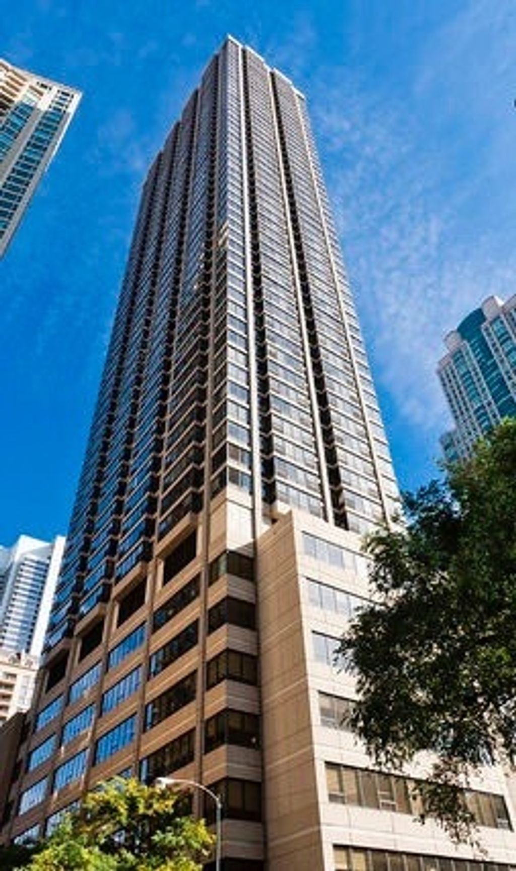 listing image 0