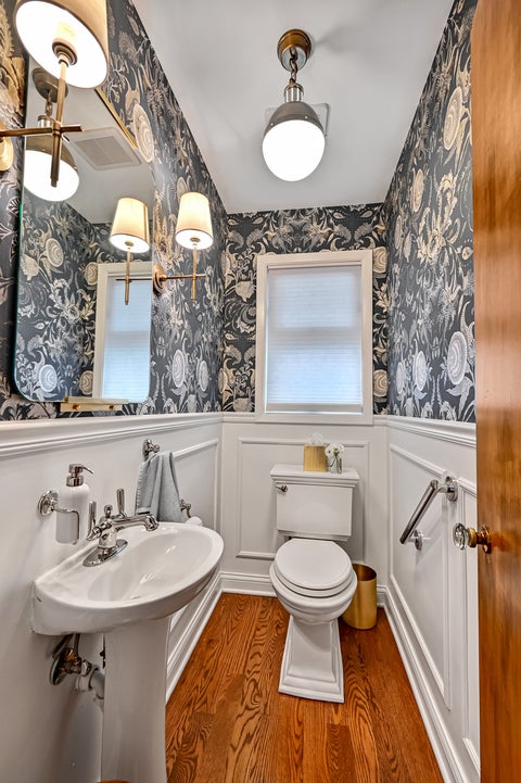 Tiny photo for 443 Blackstone Avenue, La Grange, IL 60525 (MLS # 12760189)
