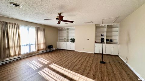 Tiny photo for 1019 Election Drive, Benton, IL 62896 (MLS # EB460310)